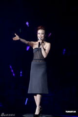 高清组图：罗志祥香港热辣开唱 容祖儿助阵献声