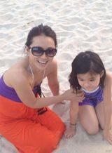 组图：46岁程琳7岁养女生活照曝光