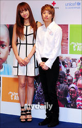 组图：非洲儿童募捐计划启动 少女时代等出席