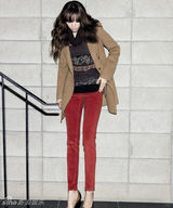 组图：韩星韩孝珠服饰写真 演绎40款冬装搭配