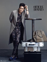 高清组图：韩星刘智泰拍写真演绎熟男风范