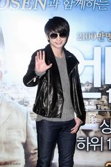 组图：众韩星亮相法国电影《Untouchable》首映式