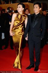 组图：梁朝伟夫妇戛纳走红毯 刘嘉玲金裙气场足