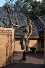 梁静管虎参观民族文化村 感受激情草裙舞