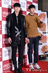 组图：韩星文彩元便装依然清纯 郑雨盛(郑宇成)英姿飒爽