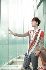 组图：炎亚轮精美写真 享受刻骨铭心恋爱