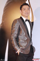 组图：刘德华林志玲亲密相拥 遗憾裸露画面被剪