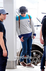 组图：神起SJ少时等SM家族赴印尼开唱亮相机场