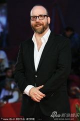 《巴尼的人生》首映 日本导演清水崇戴兔子头套抢镜