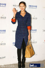 组图：韩笑星洪禄基大婚 SM娱乐家族总动员祝贺