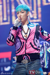 组图：《M！Countdown》BigBang获第一 SHINee回归