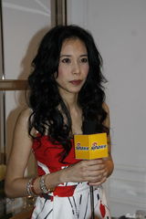 幻灯图：莫文蔚姚晨李小冉竞艳 梁咏琪关注灾区