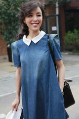 组图：张静初英伦系街拍 初秋牛仔复古风