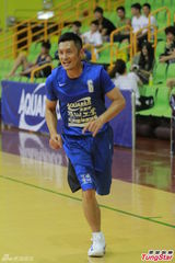 组图：余文乐篮球赛状态勇 拒回应旧爱整容传闻