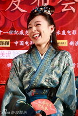 幻灯图：《唐伯虎2》探班 三才子“教坏”黄晓明