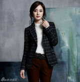 高清图：韩星金泰熙最新冬装写真 俨如华美变装秀