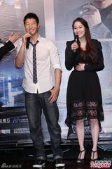 组图:许慧欣宣传新片 自曝被洪天祥吃豆腐