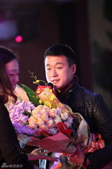 组图：佟大为拍《太平轮》空档捞金 倾情献唱