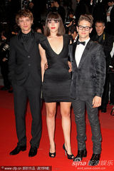 幻灯图集：导演迈克-李携主创出席《又一年》首映