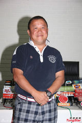 组图：曾志伟开发布会辞去演员协会会长一职