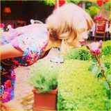 组图：泰勒庆24岁生日晒美照 闺蜜Lorde助兴