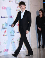 组图：韩星郑俊浩的婚礼 张东健等众韩星出席力捧