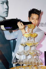 组图：周汤豪新碟挑战创作 欲送母亲Lady Gaga门票