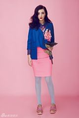 组图：甘露写真大胆撞色玩味时尚