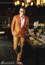 组图：华少万芳话剧拍大片 舞台传递时尚