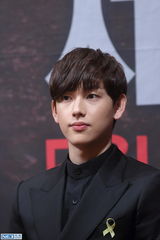 独家高清：金在中林时完帅气宣传《Triangle》