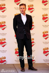 组图：英国男星伊万-麦格雷戈访韩出席新闻发布会