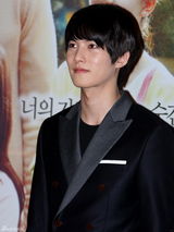 高清组图：申世京任瑟雍等宣传新片《Acoustic》