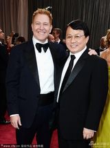 组图：奥斯卡红毯-Relativity首席执行官亮相