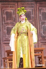 高清图：陈宝珠母亲看女儿演出晕倒 经抢救无效去世