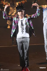 组图：郭富城个唱变型金刚舞台华丽震撼