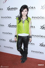 组图：薛凯琪音乐会献唱赞母亲伟大