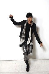 幻灯：俞灏明韩国宣传照曝光 潮男展露成熟魅力