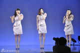 幻灯组图：青春美少女日本开唱 观众热捧盛况空前