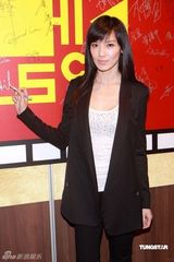 幻灯图：任达华多次当摄影师 林熙蕾称结婚要有勇气