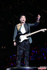 组图：五月天“末日”开唱 5万人朝圣支持