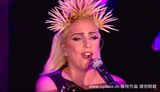 幻灯：Lady Gaga做客奥普拉秀 刺猬头造型搞怪
