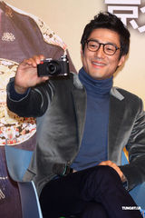 高清组图：《同伊》即将上映 韩孝珠池珍熙访台造势