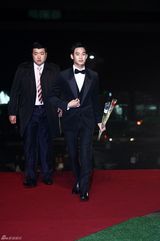 组图：韩国电影青龙奖首尔举行 红毯众星云集