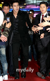 组图：《雅典娜》将开播 主演郑雨盛(郑宇成)秀爱等宣传