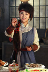 组图：杨紫【演员】《胭脂霸王》造型另类 尝试夸张表演