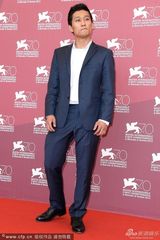 组图：《小兄弟》发布 导演制片人等主创亮相