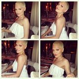 组图：Jessie J光头个性 齐B小短裤秀一字马