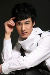 幻灯图：何建泽写真酷似吴彦祖 展现王子魅力