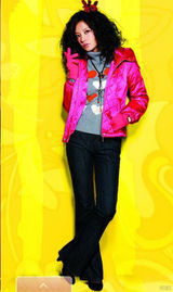 幻灯集：赵薇秀冬日暖装俏皮 青春气息逼人