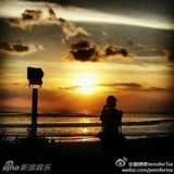 组图：谢婷婷姐妹淘游巴厘岛 休闲装爱搞怪